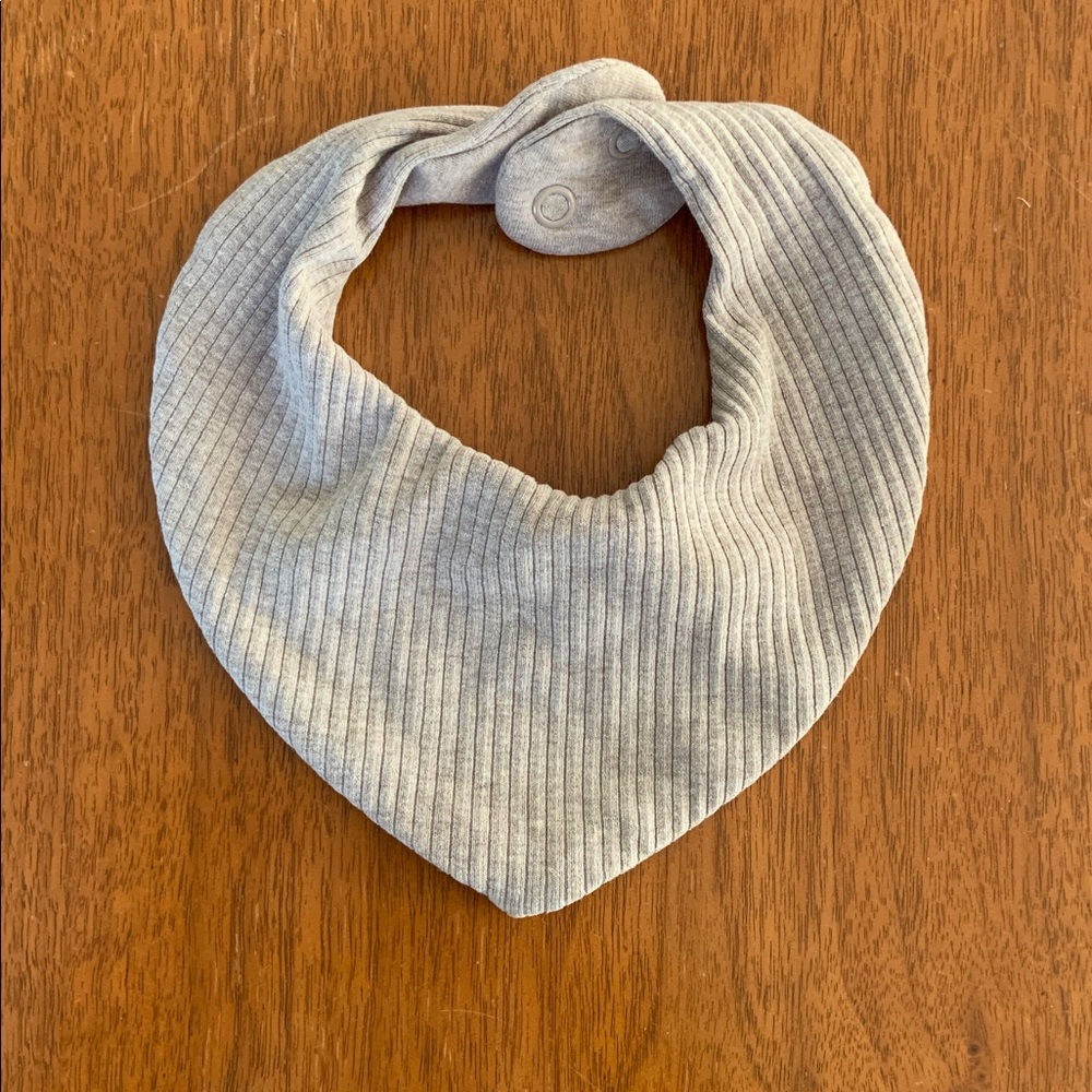😊FREE😊 H&M Taupe Ribbed Baby Bandana Bib